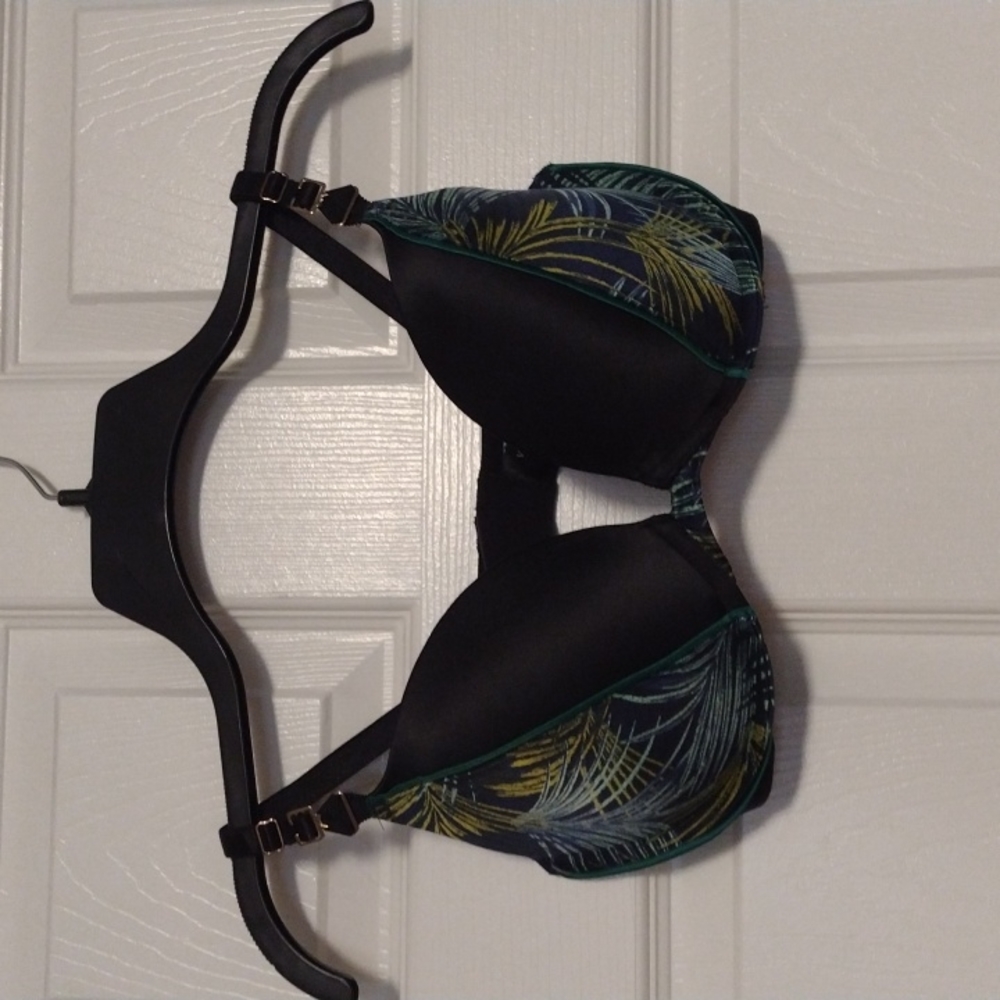 Victoria's Secret Very Sexy Push Up 34D